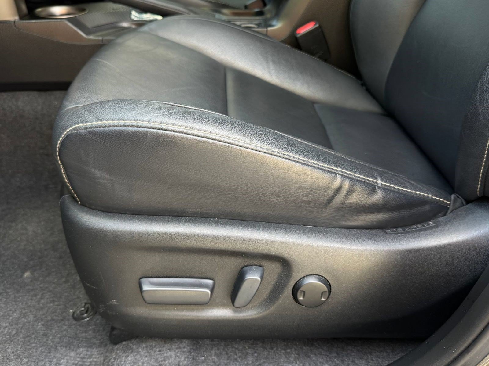 Used 2015 Toyota RAV4 Limited AWD/4WD image 14