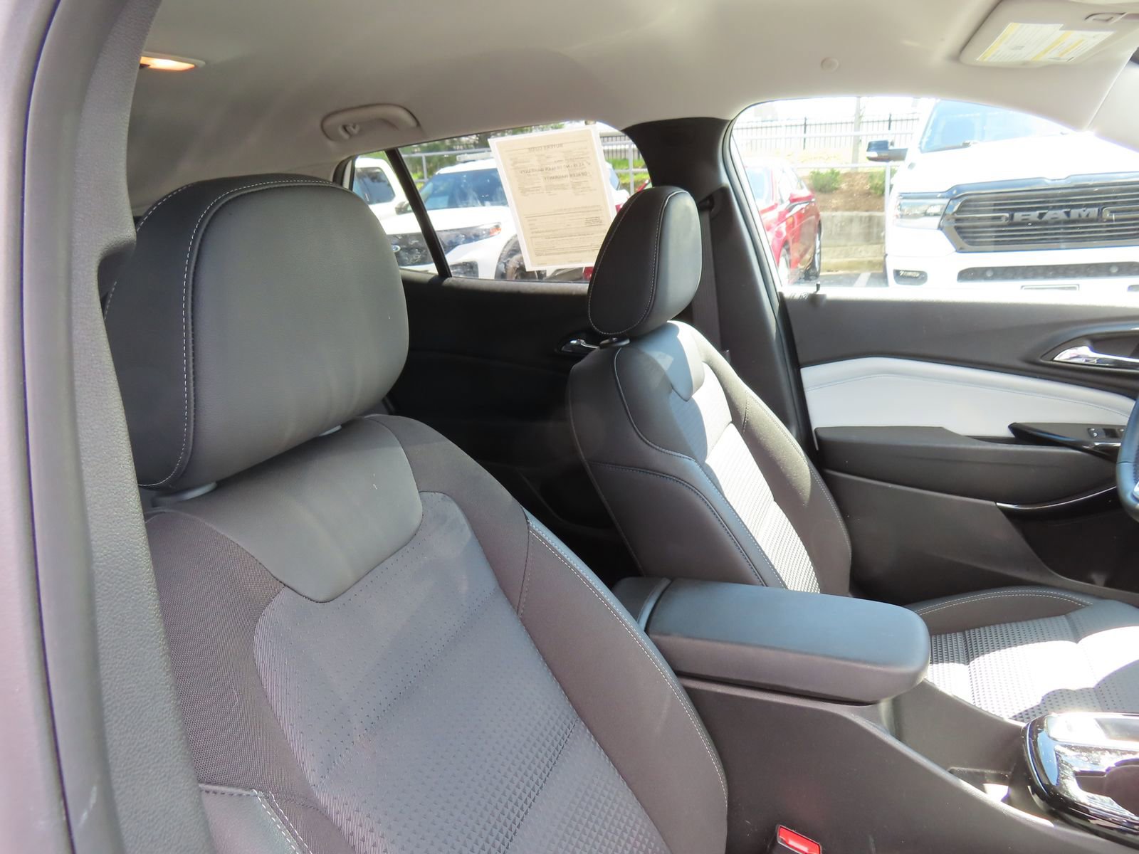 Used 2024 Chevrolet Trax LT w/ Driver Confidence Package image 28