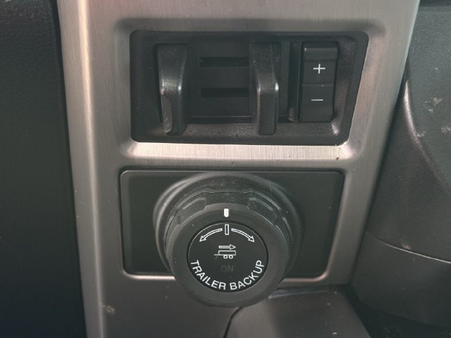 Used 2021 Ford F350 Platinum w/ FX4 Off-Road Package AWD/4WD image 23