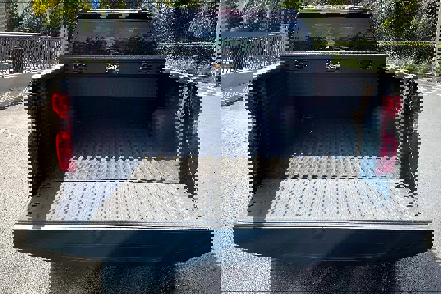 Used 2023 Chevrolet Silverado 1500 Custom image 31