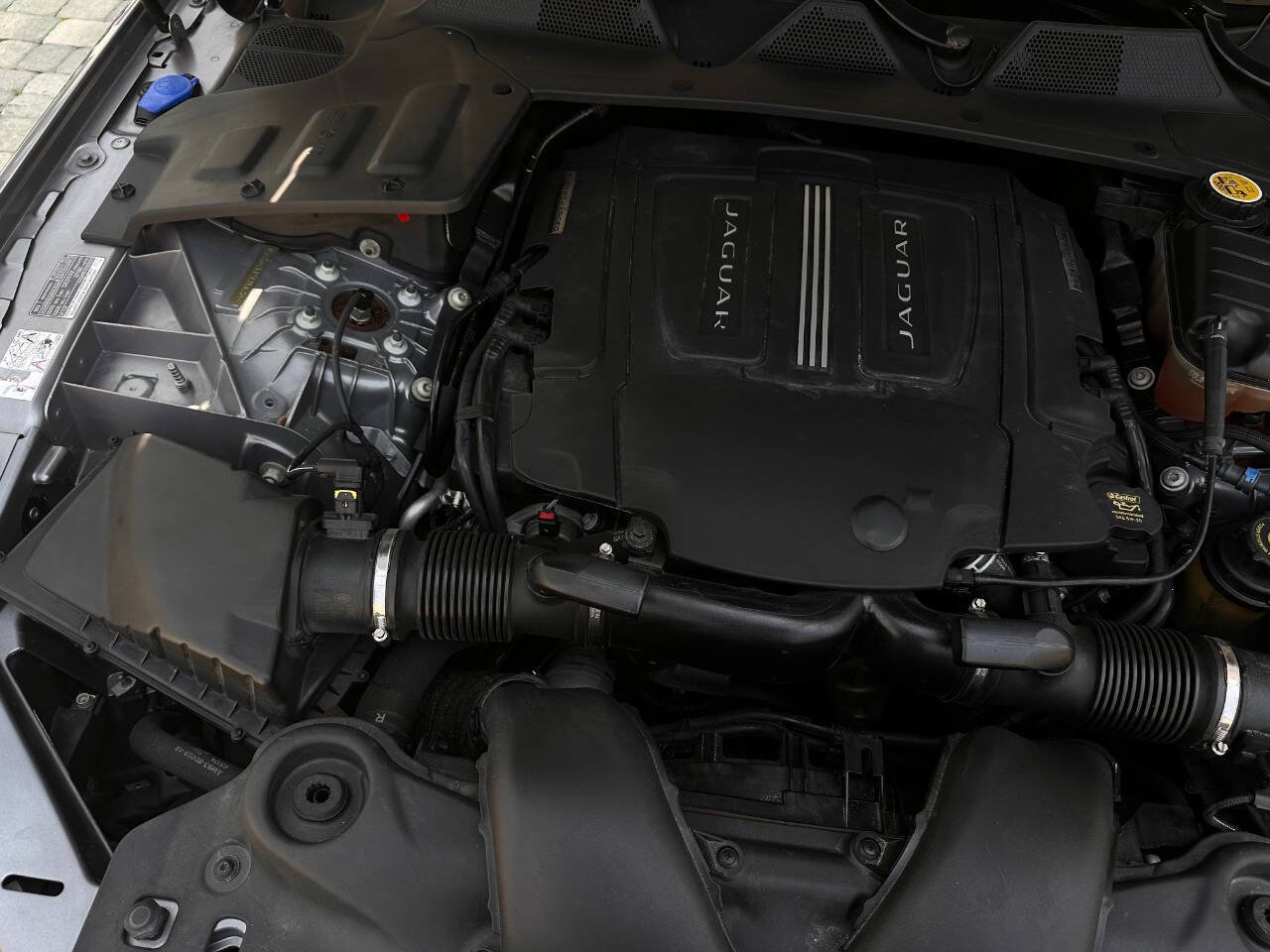 Used 2014 Jaguar XJ R LWB RWD image 46