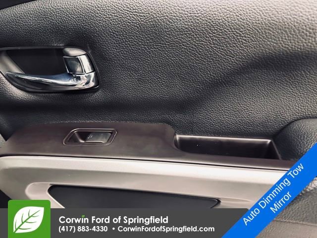 Used 2020 Nissan Titan SL w/ Moonroof Package image 15