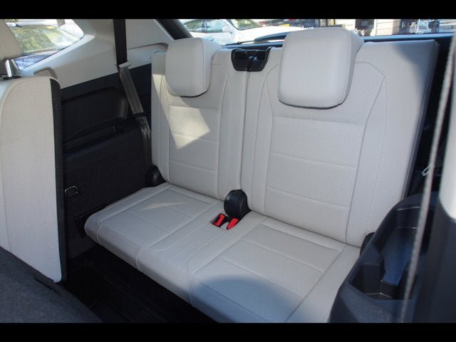 Used 2020 Volkswagen Tiguan SEL FWD image 21
