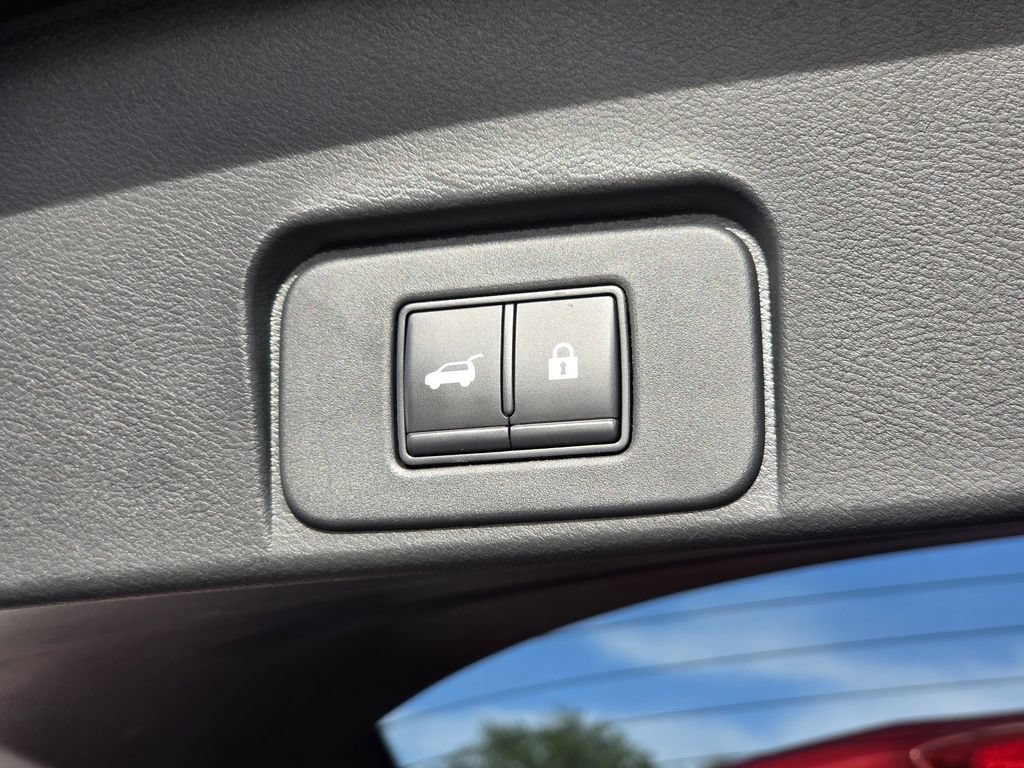 Used 2021 Nissan Rogue SV w/ Premium Package FWD image 10