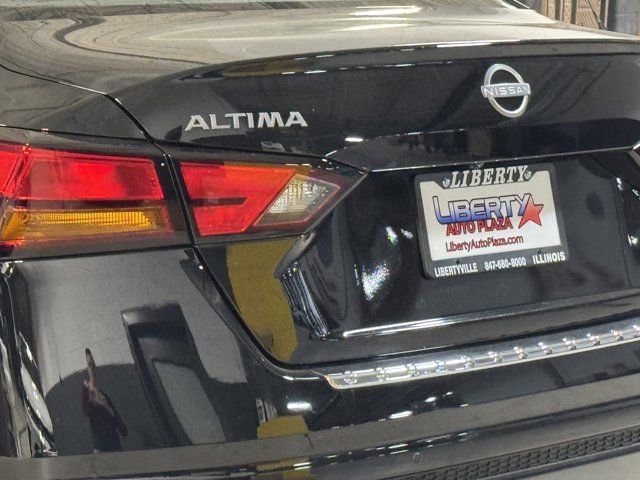 Used 2023 Nissan Altima 2.5 SV w/ SV Premium Package image 14