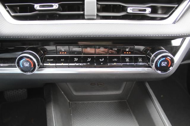 Used 2025 Chevrolet Equinox LT w/ Convenience Package II FWD image 30