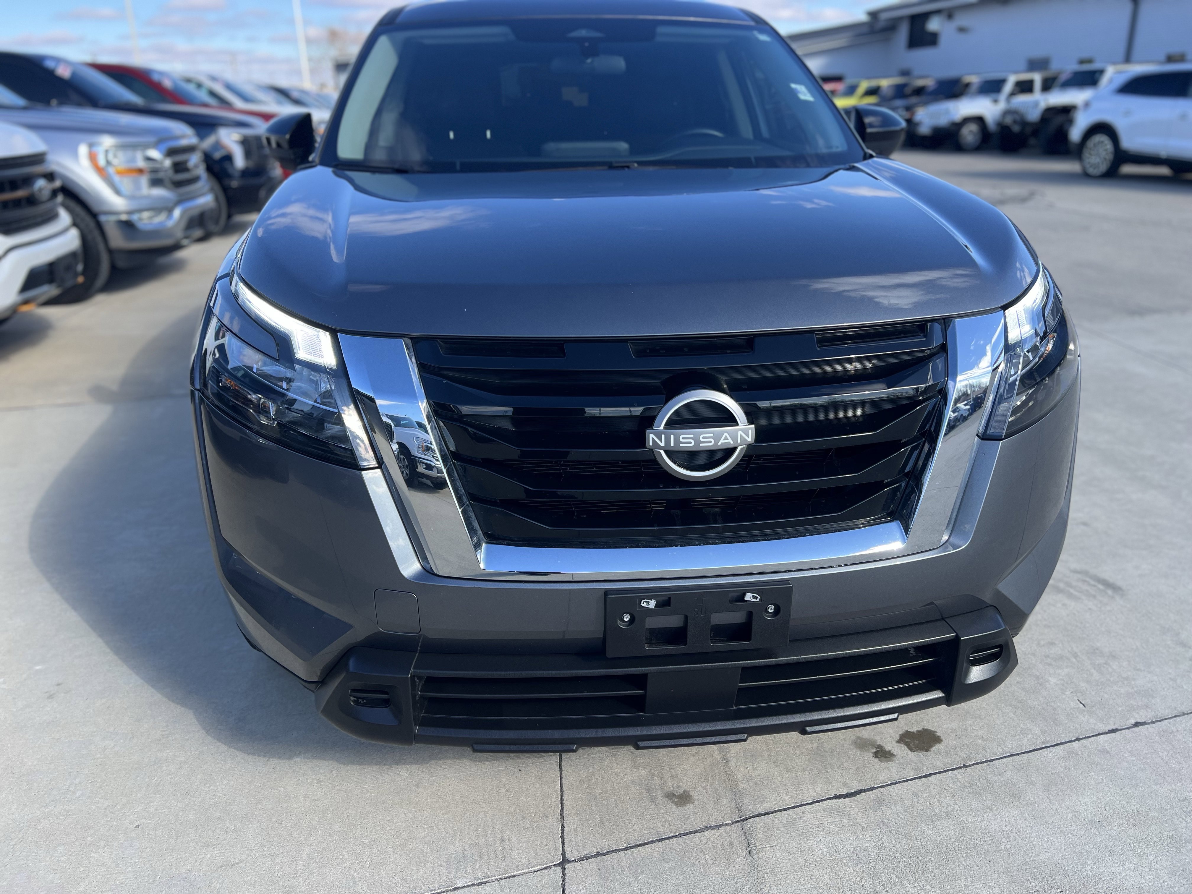 Used 2024 Nissan Pathfinder S image 20