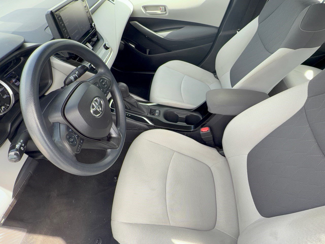 Used 2022 Toyota Corolla LE FWD image 5