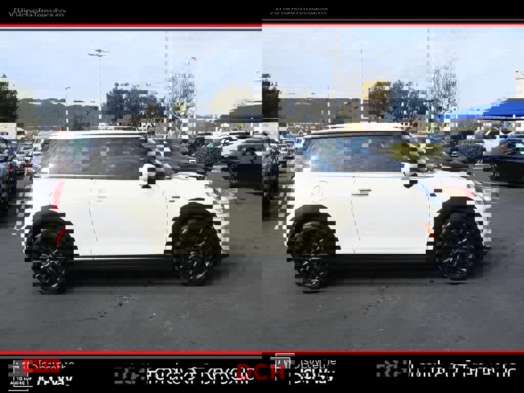 Used 2021 MINI Cooper 2-Door Hardtop image 5