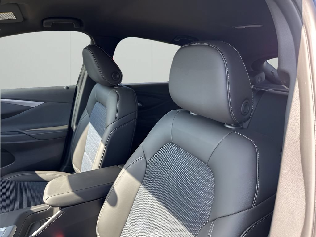 New 2026 Buick Envista Sport Touring w/ Convenience I Package FWD image 31