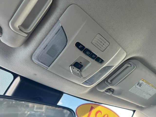 Used 2021 Toyota Corolla LE w/ Carpet Mat Package (TMS) FWD image 31