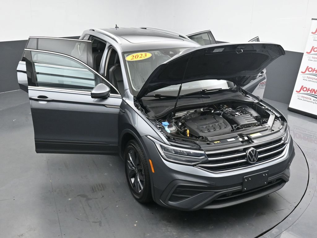 Used 2023 Volkswagen Tiguan SE image 39