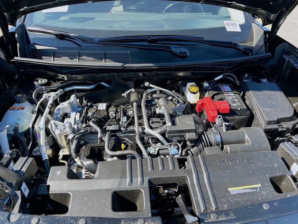 Used 2025 Nissan Kicks SV AWD/4WD image 28