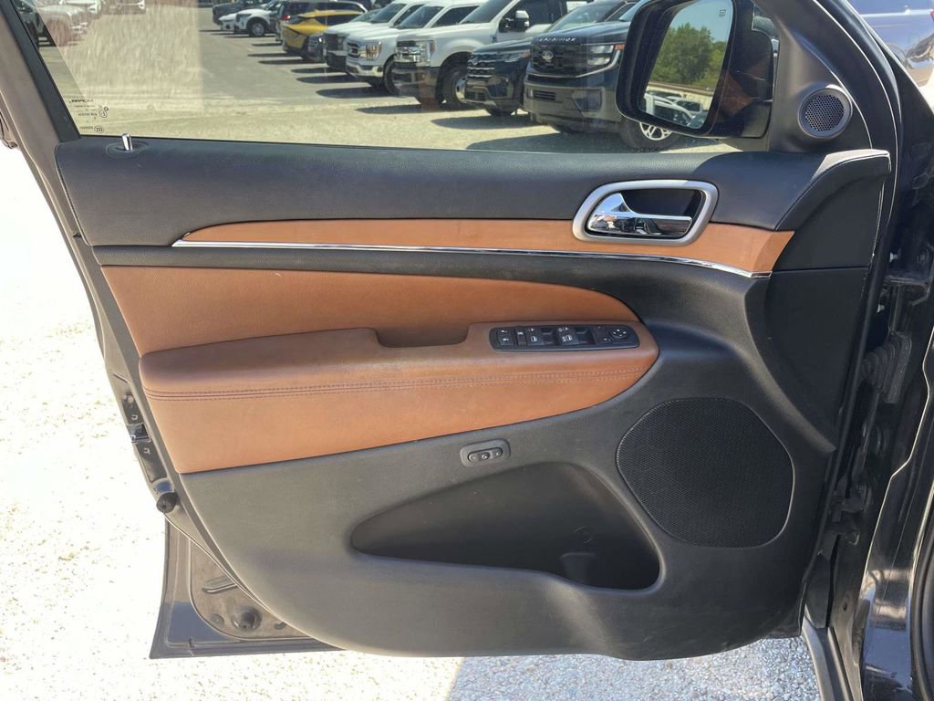 Used 2013 Jeep Grand Cherokee Overland w/ Advance Technology Group image 15