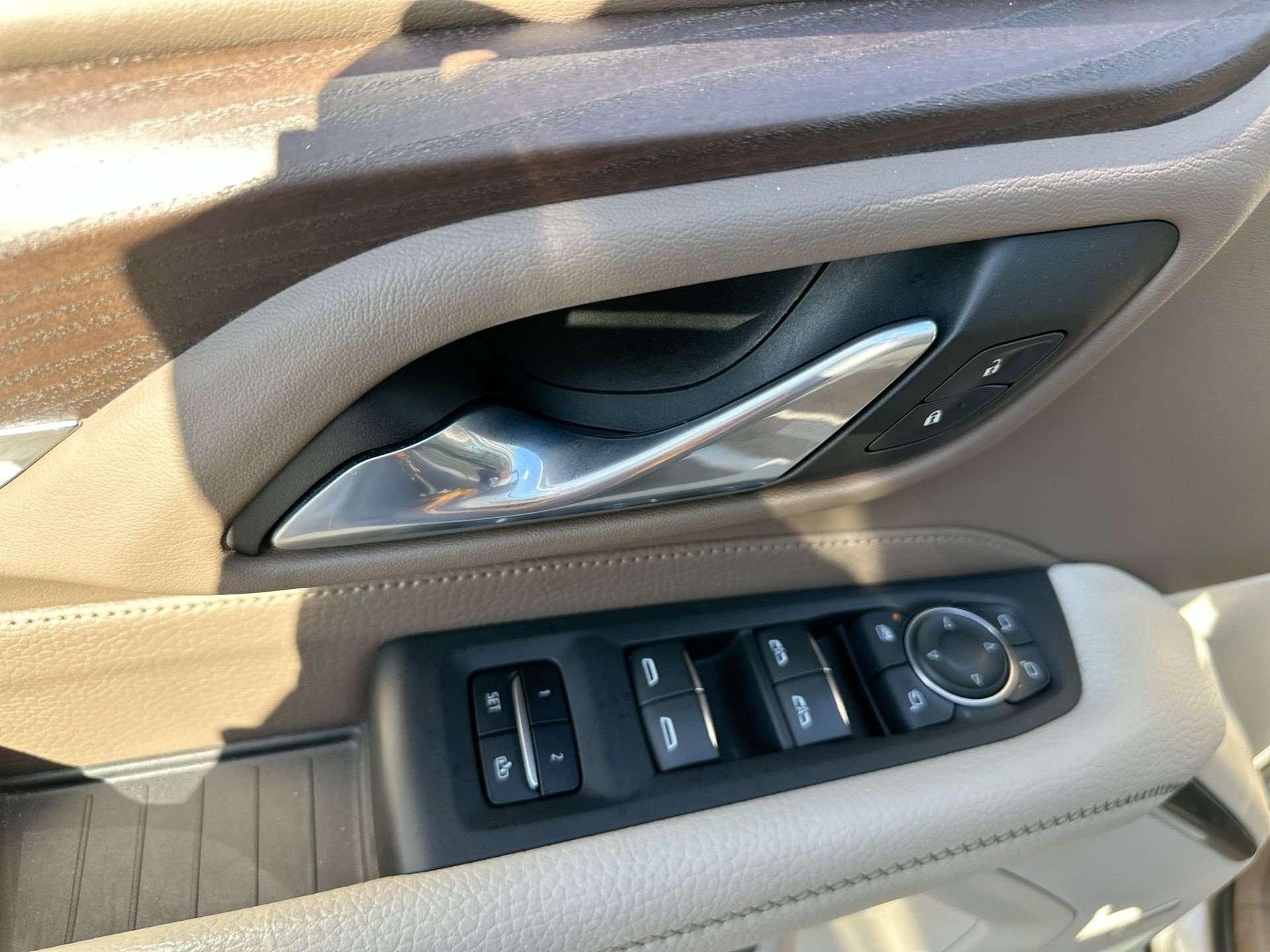 Used 2022 GMC Yukon Denali RWD image 24
