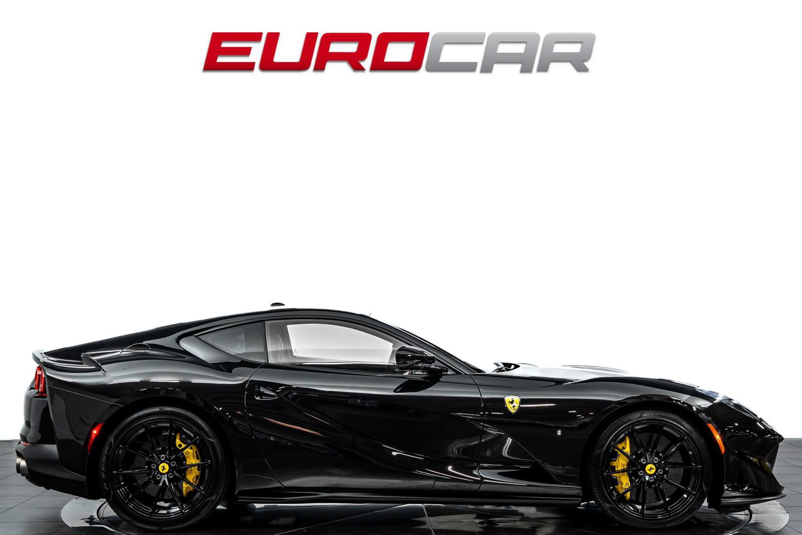 Used 2020 Ferrari 812 Superfast RWD image 6