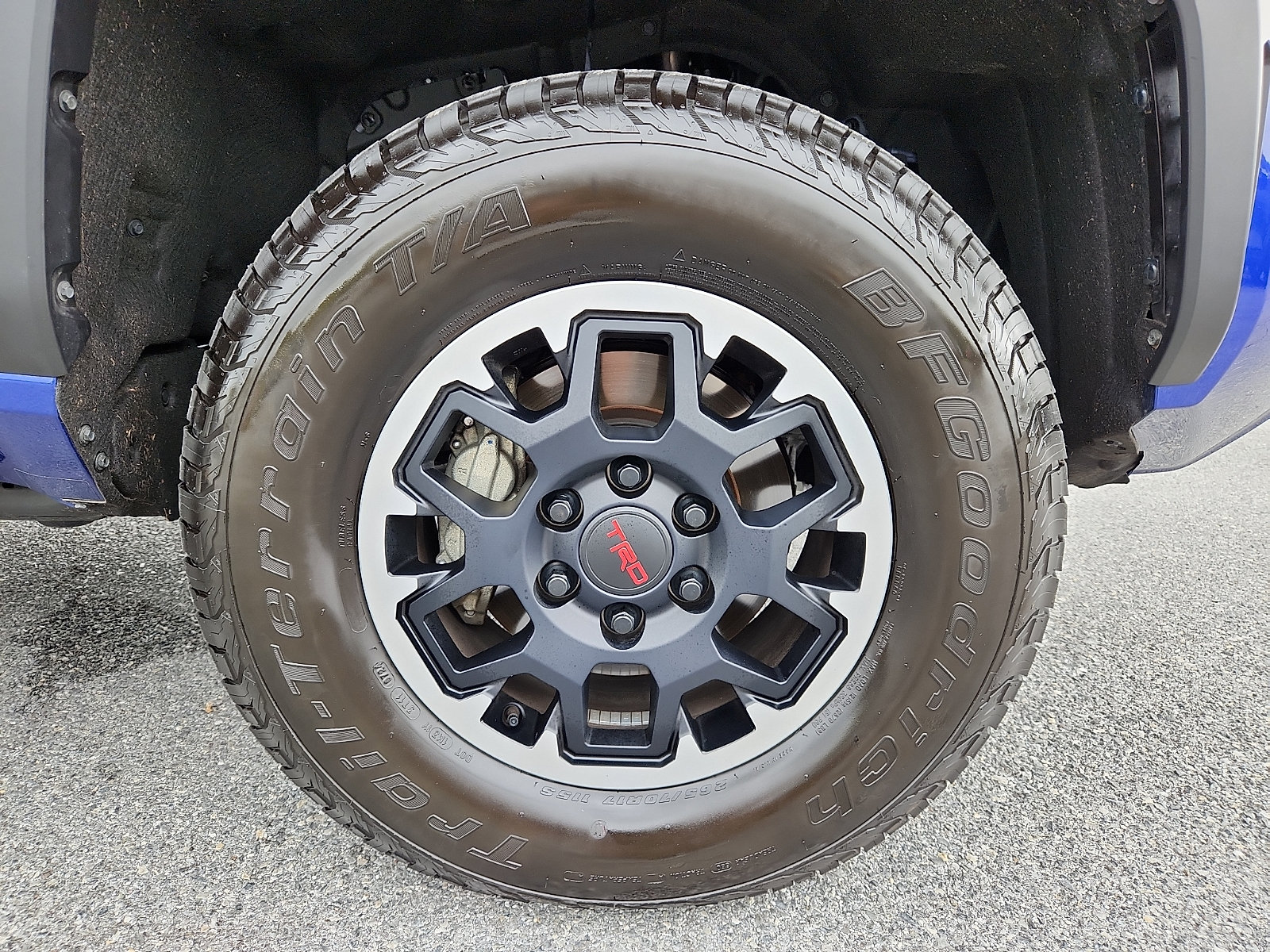 Used 2024 Toyota Tacoma TRD Off-Road AWD/4WD image 8