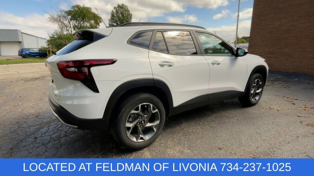 Used 2025 Chevrolet Trax LT w/ Driver Confidence Package FWD image 8