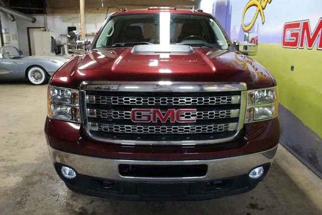 Used 2014 GMC Sierra 3500 SLE w/ SLE Preferred Package AWD/4WD image 2