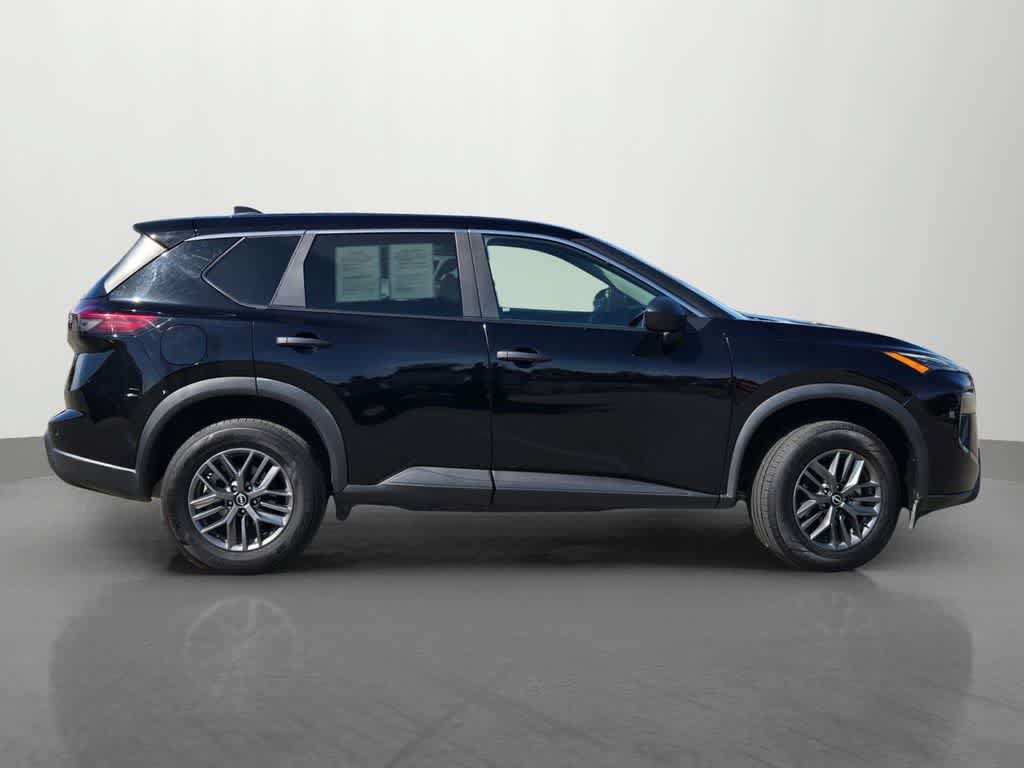 Used 2024 Nissan Rogue S FWD image 7