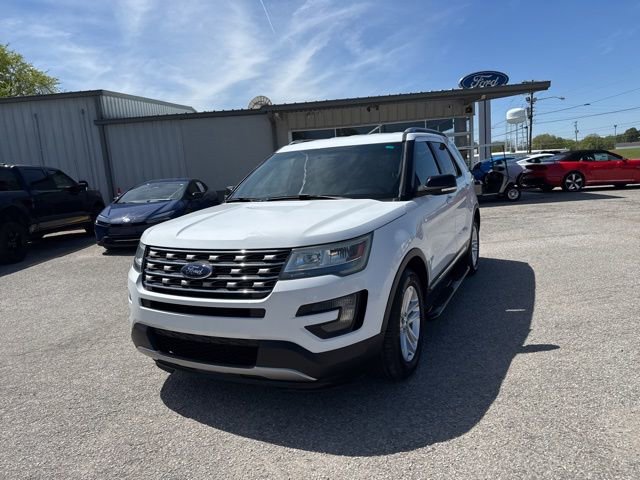 Used 2016 Ford Explorer XLT w/ Equipment Group 201A image 6