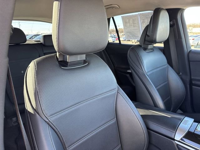 Used 2024 Mercedes-Benz GLC 300 image 23