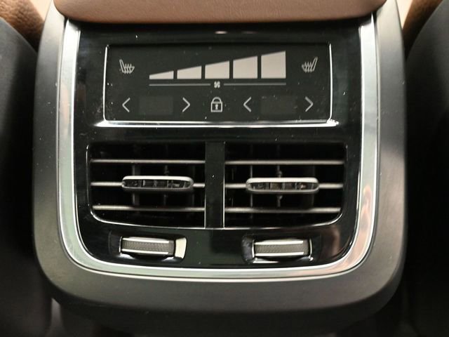 Used 2023 Volvo XC90 B5 Plus w/ Protection Package Premier image 30
