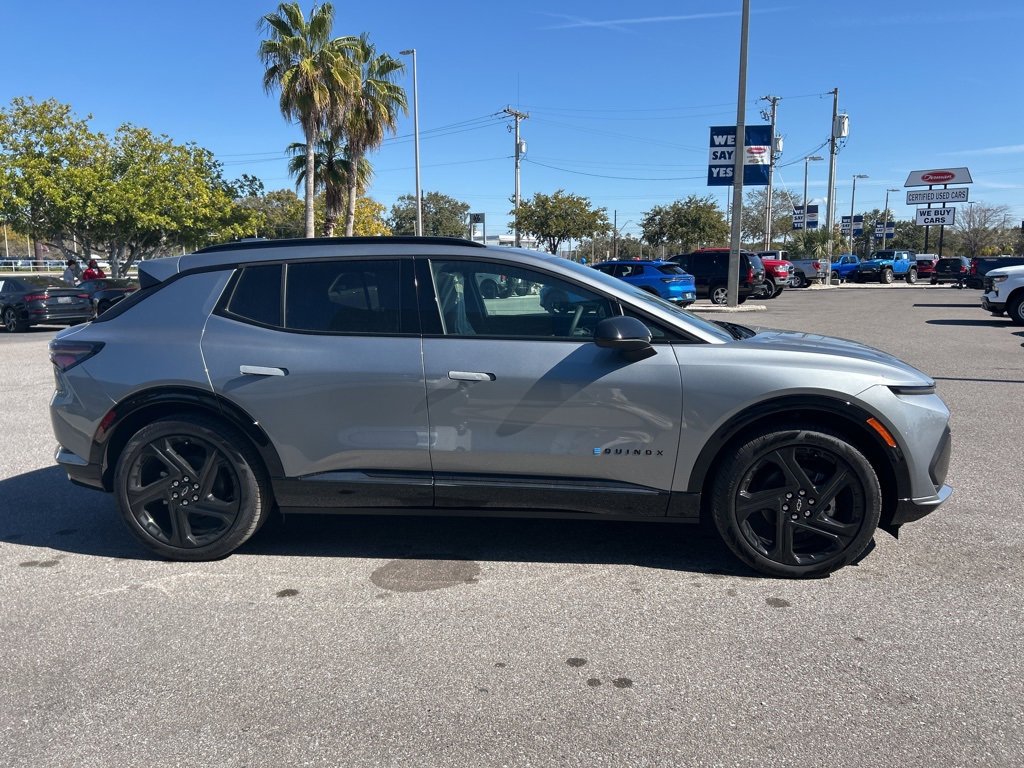 Used 2025 Chevrolet Equinox EV RS image 4