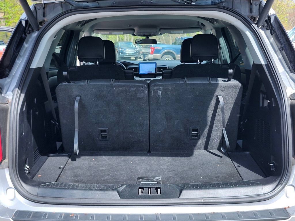 Certified 2022 Ford Explorer XLT w/ Equipment Group 202A AWD/4WD image 33