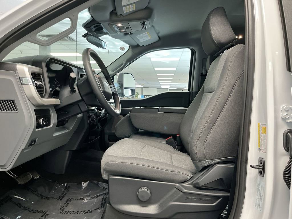 New 2026 Ford F350 4x4 Crew Cab Super Duty image 14