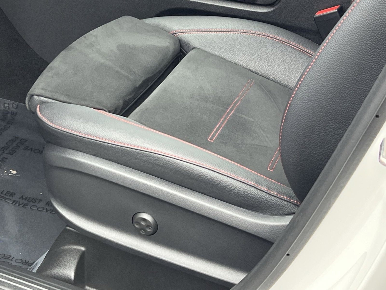 Certified 2025 Mercedes-Benz GLA 35 AMG 4MATIC image 12