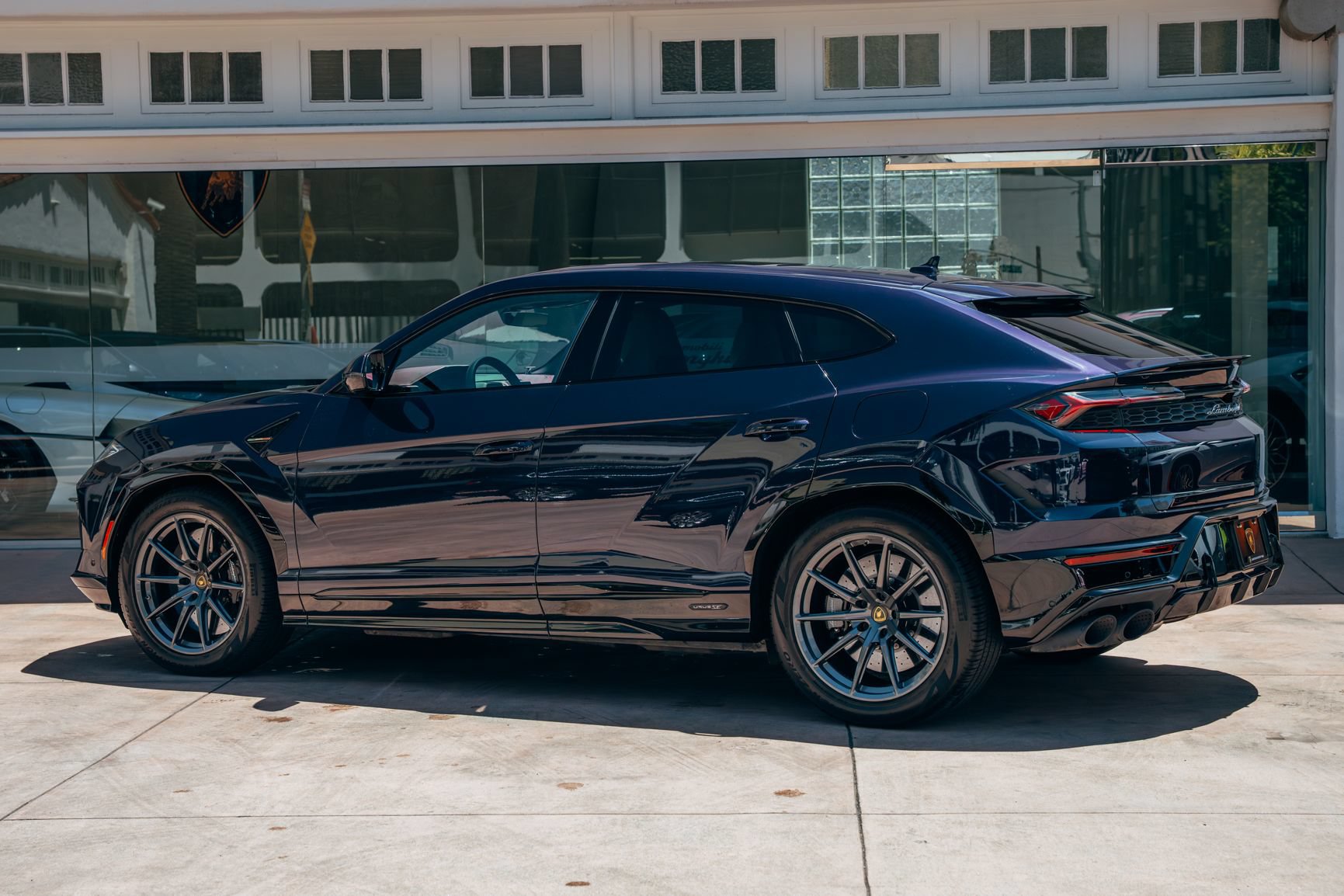 Used 2025 Lamborghini Urus S AWD/4WD image 3