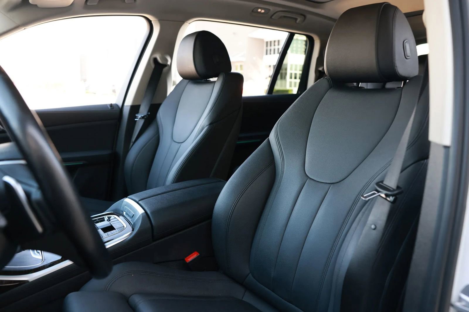 Used 2020 BMW X7 xDrive40i w/ Cold Weather Package image 13