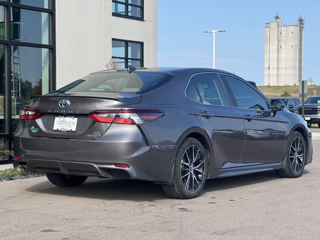 Used 2024 Toyota Camry SE image 5