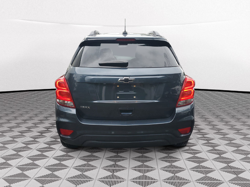 Used 2022 Chevrolet Trax LT w/ Sport Edition FWD image 5