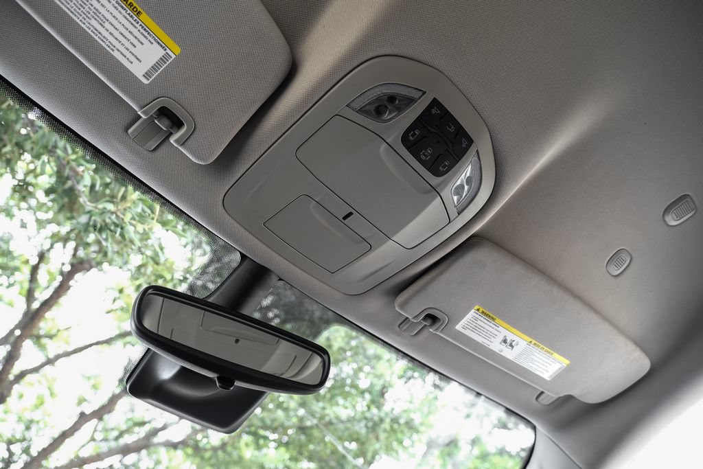 Used 2024 Chrysler Pacifica Touring-L FWD image 39