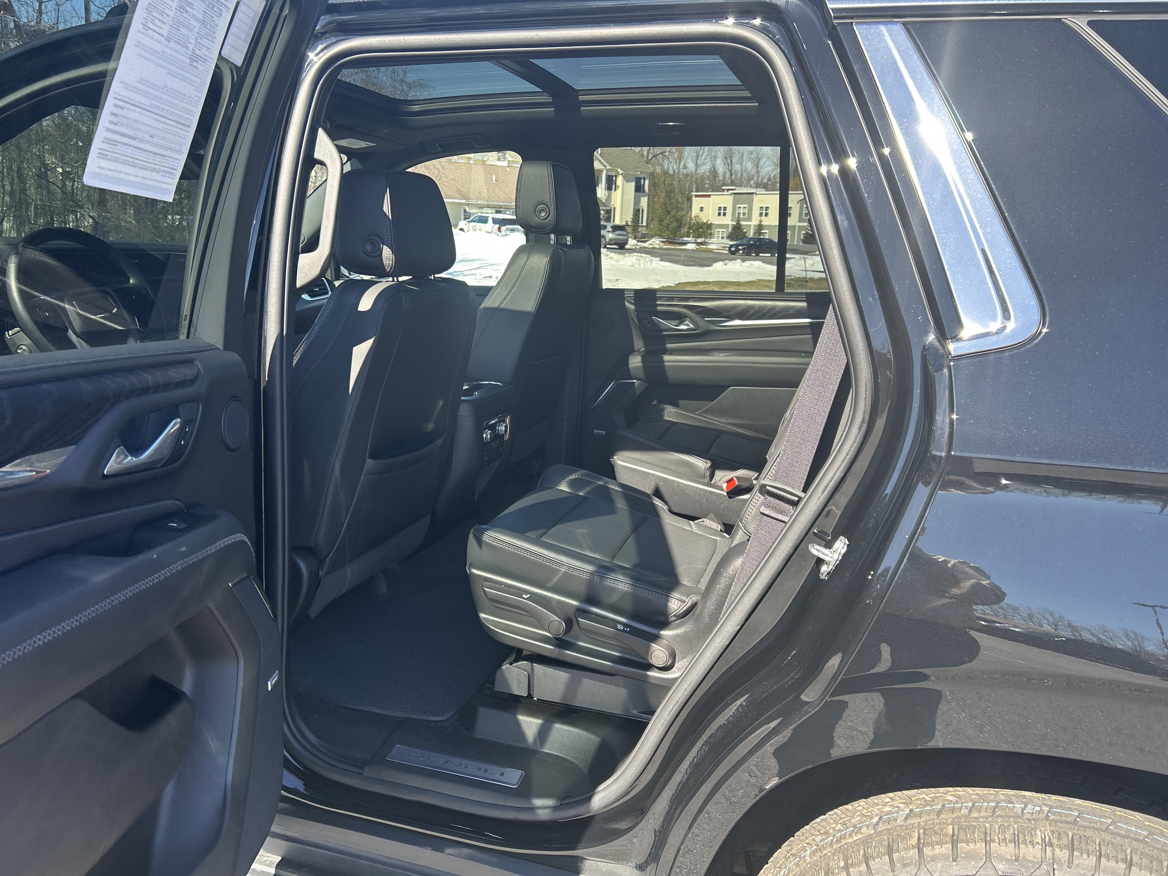 Used 2023 GMC Yukon Denali image 15