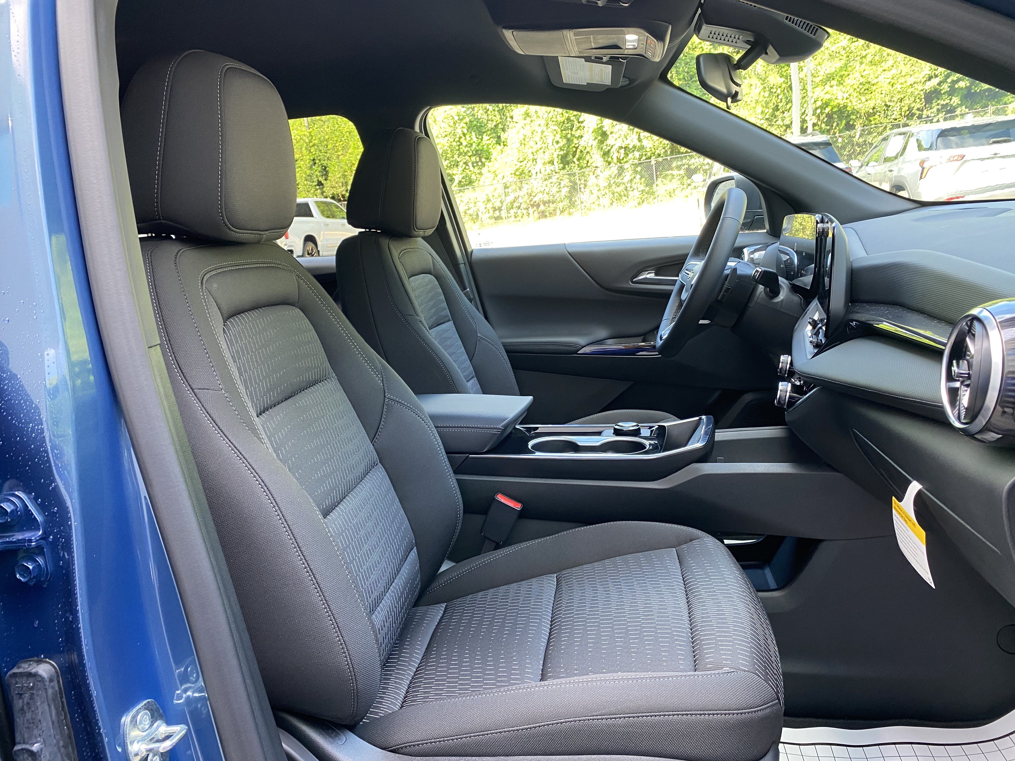 Used 2027 Chevrolet Equinox LT FWD image 34