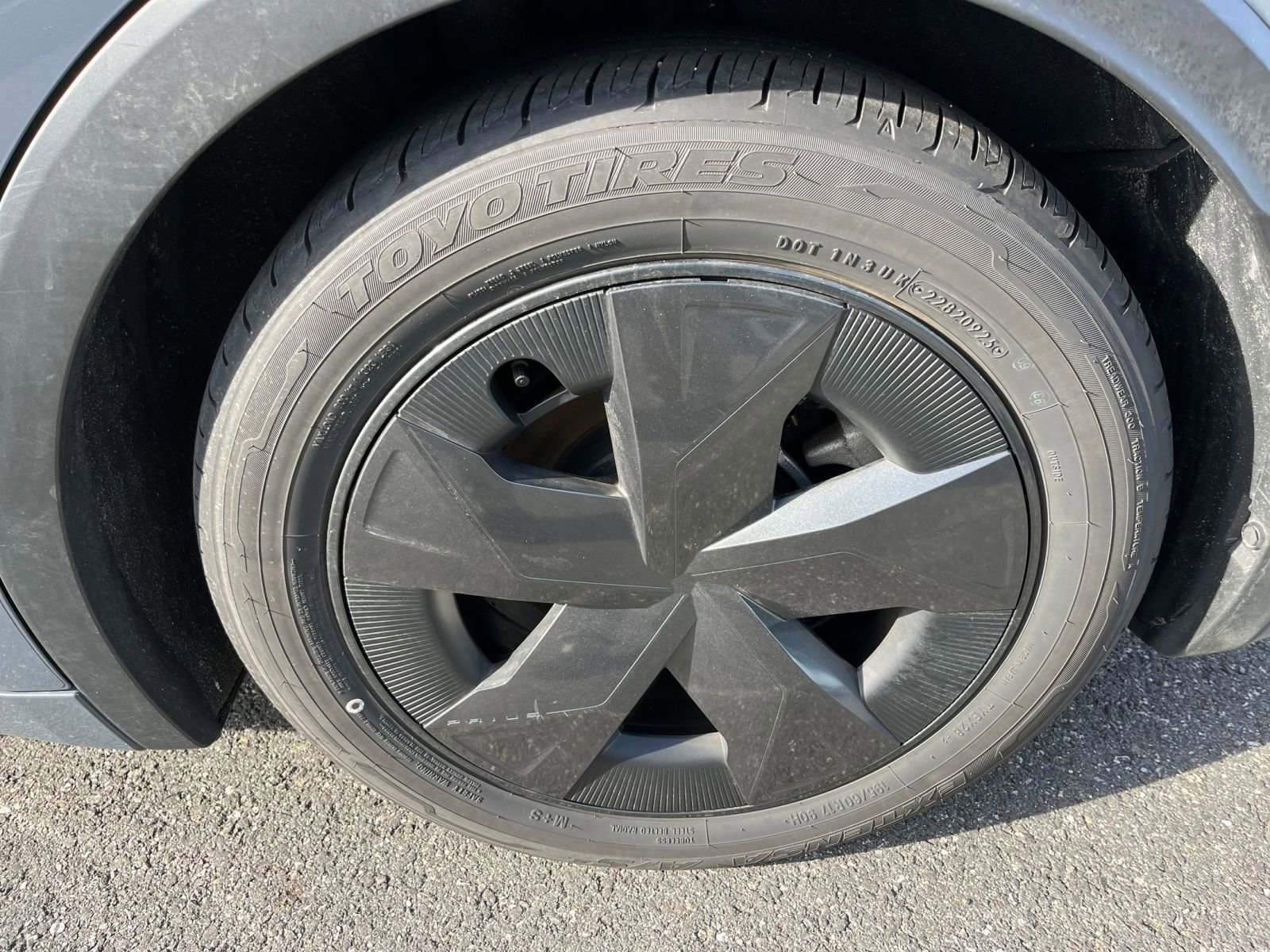 Used 2025 Toyota Prius LE image 29