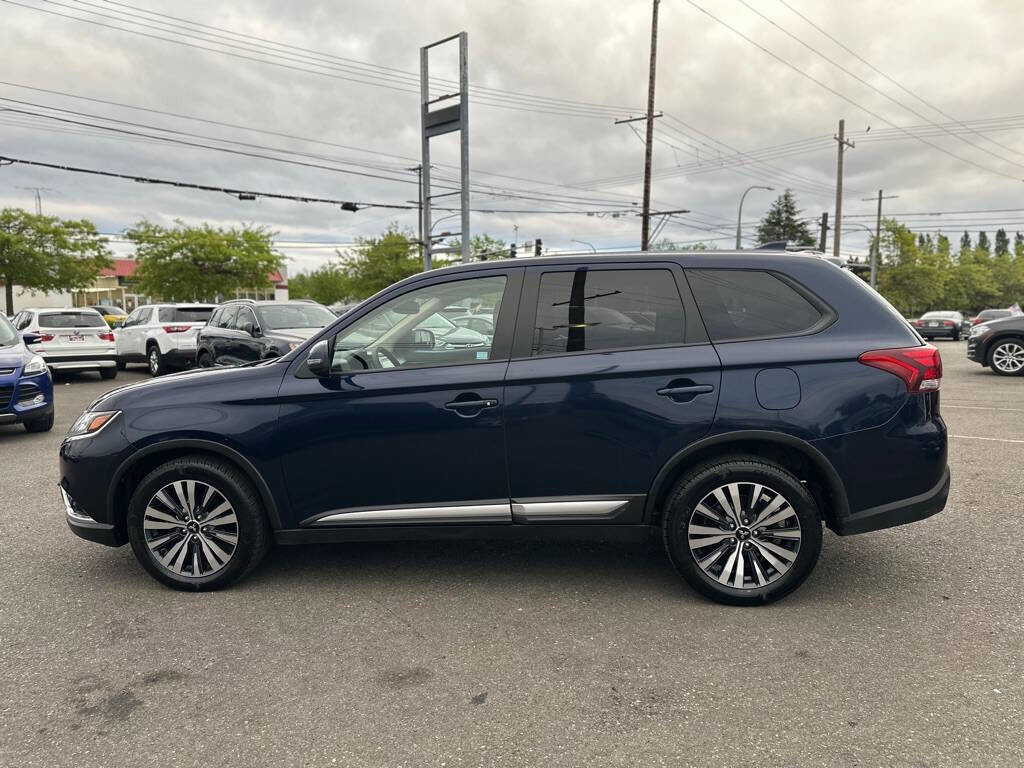 Used 2020 Mitsubishi Outlander SE AWD/4WD image 9
