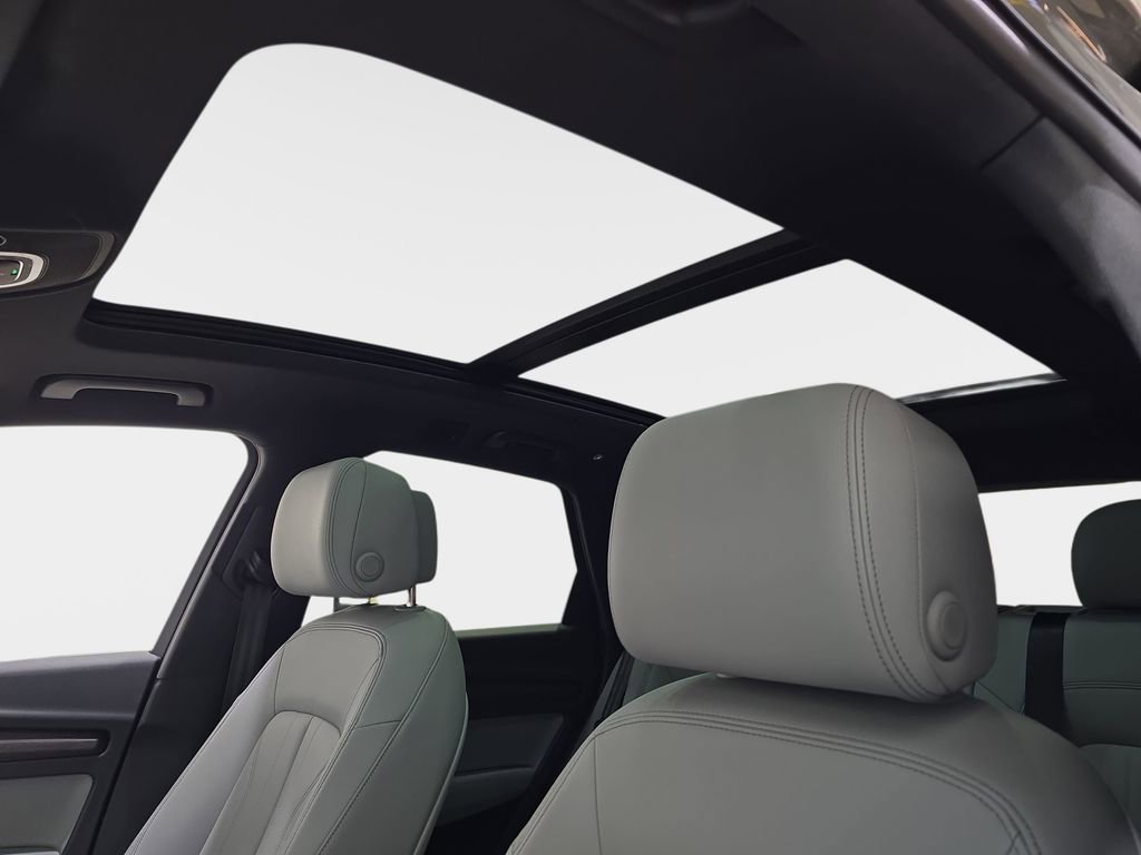 Used 2023 Audi Q5 2.0T Premium w/ Convenience Package image 29