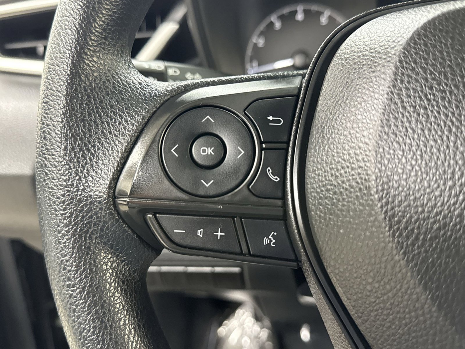 Used 2023 Toyota Corolla LE image 36