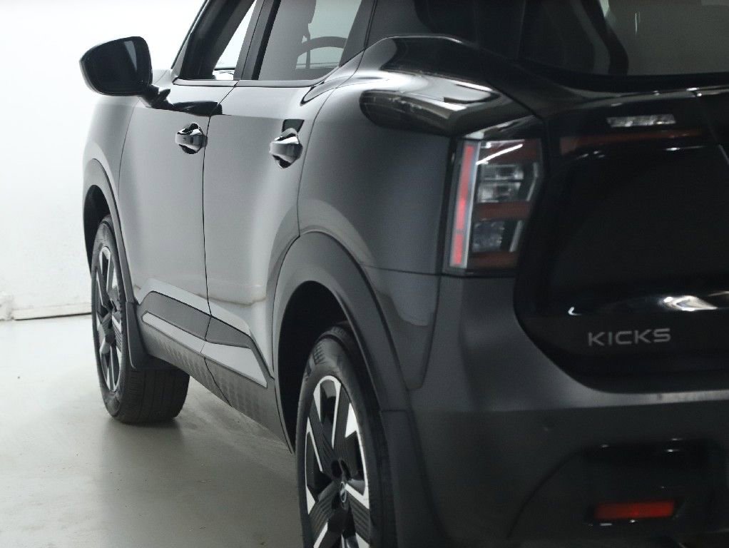 Certified 2025 Nissan Kicks SV image 39