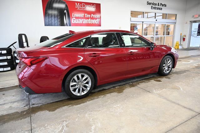 Used 2022 Toyota Avalon XLE image 5