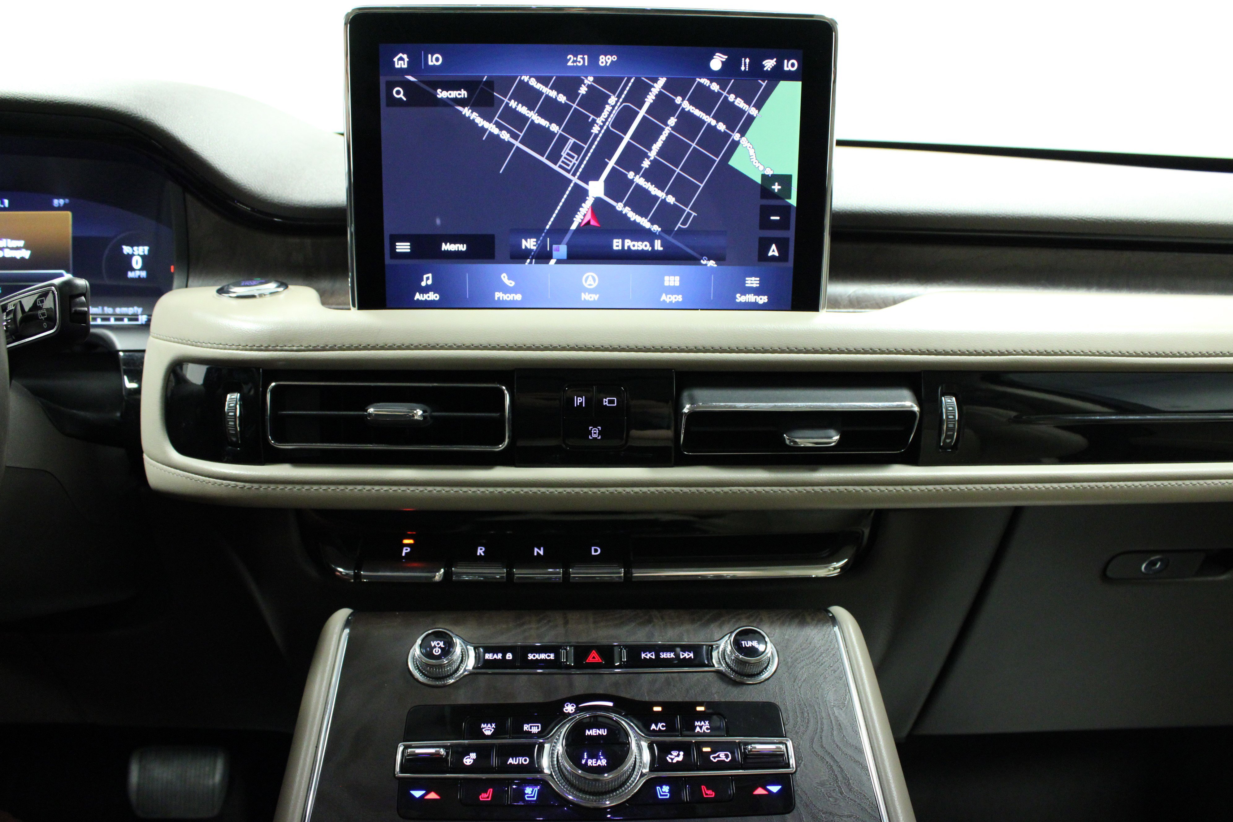 Used 2022 Lincoln Aviator Reserve w/ Elements Package Plus image 23