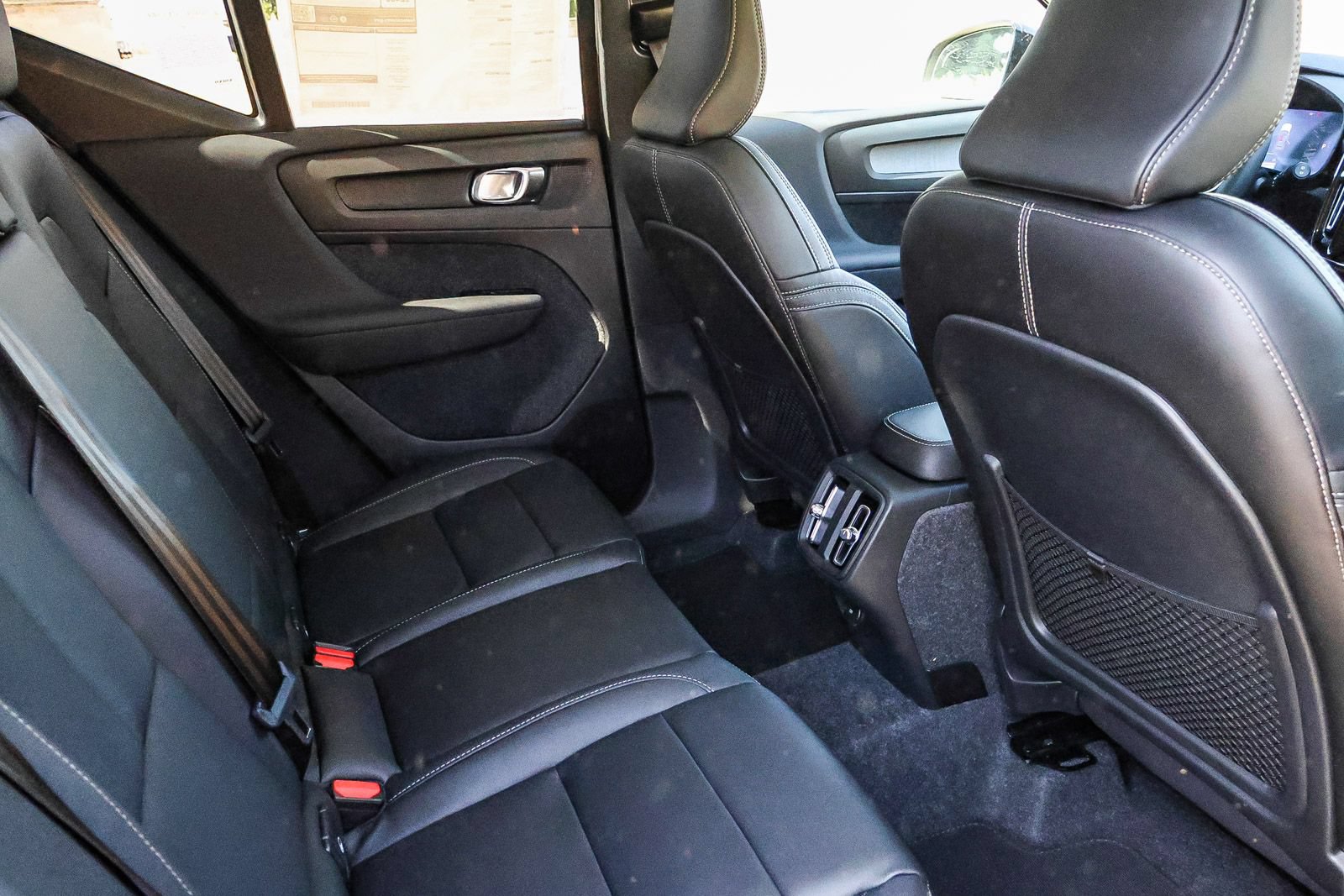 Used 2026 Volvo XC40 B5 Core AWD/4WD image 22