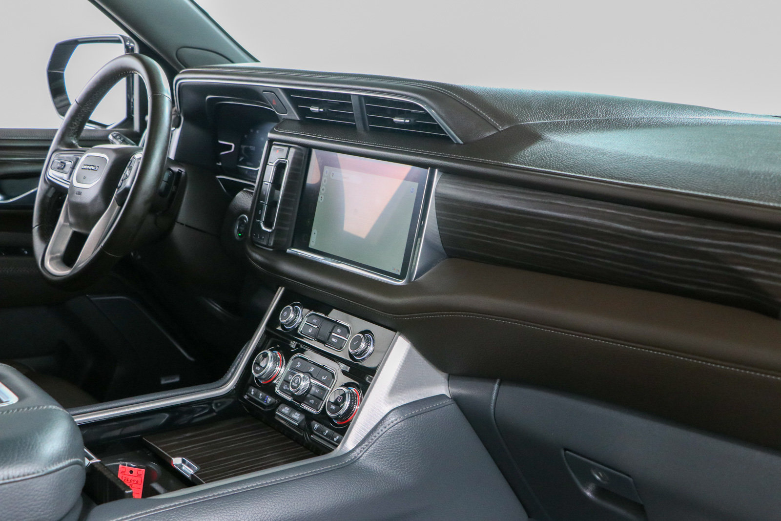 Used 2023 GMC Yukon Denali AWD/4WD image 31