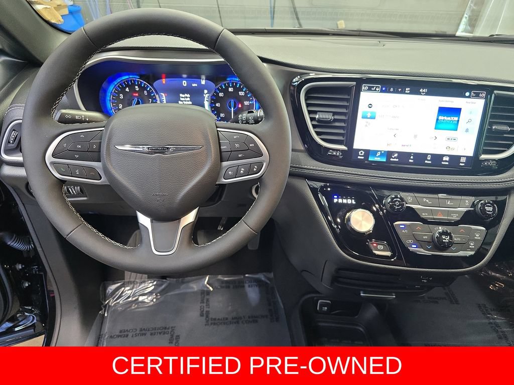 Used 2026 Chrysler Pacifica Select AWD/4WD image 17