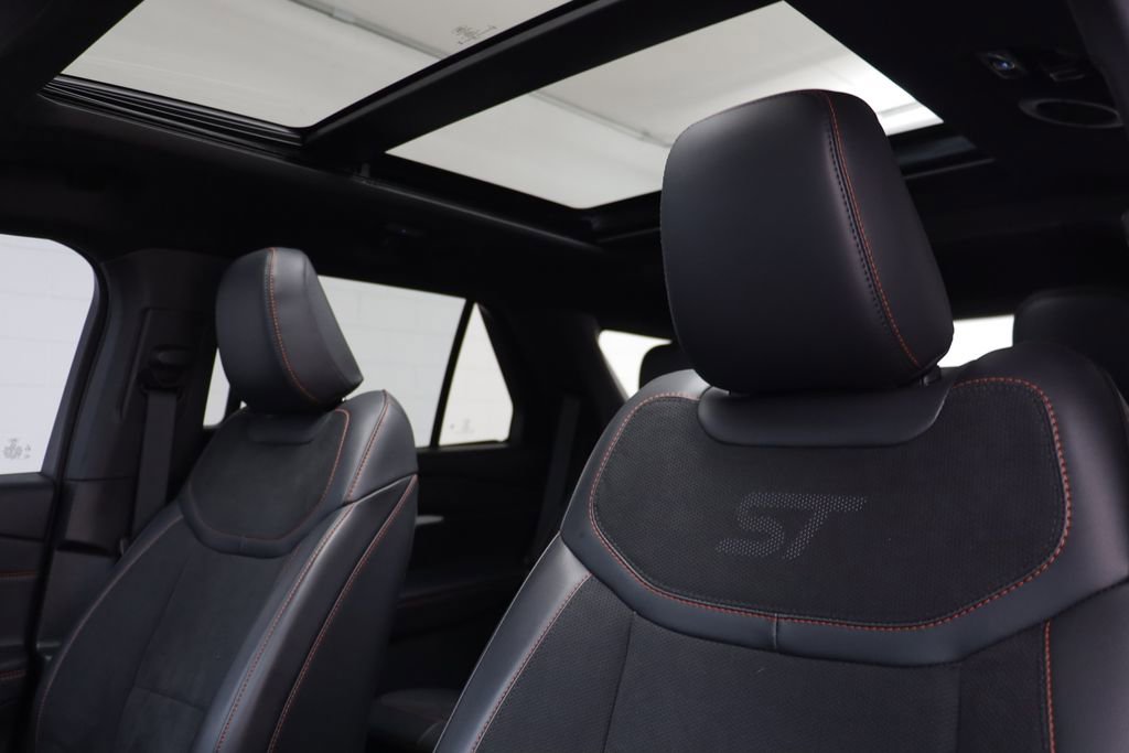 Used 2025 Ford Explorer ST w/ Sun And Sound Package image 12