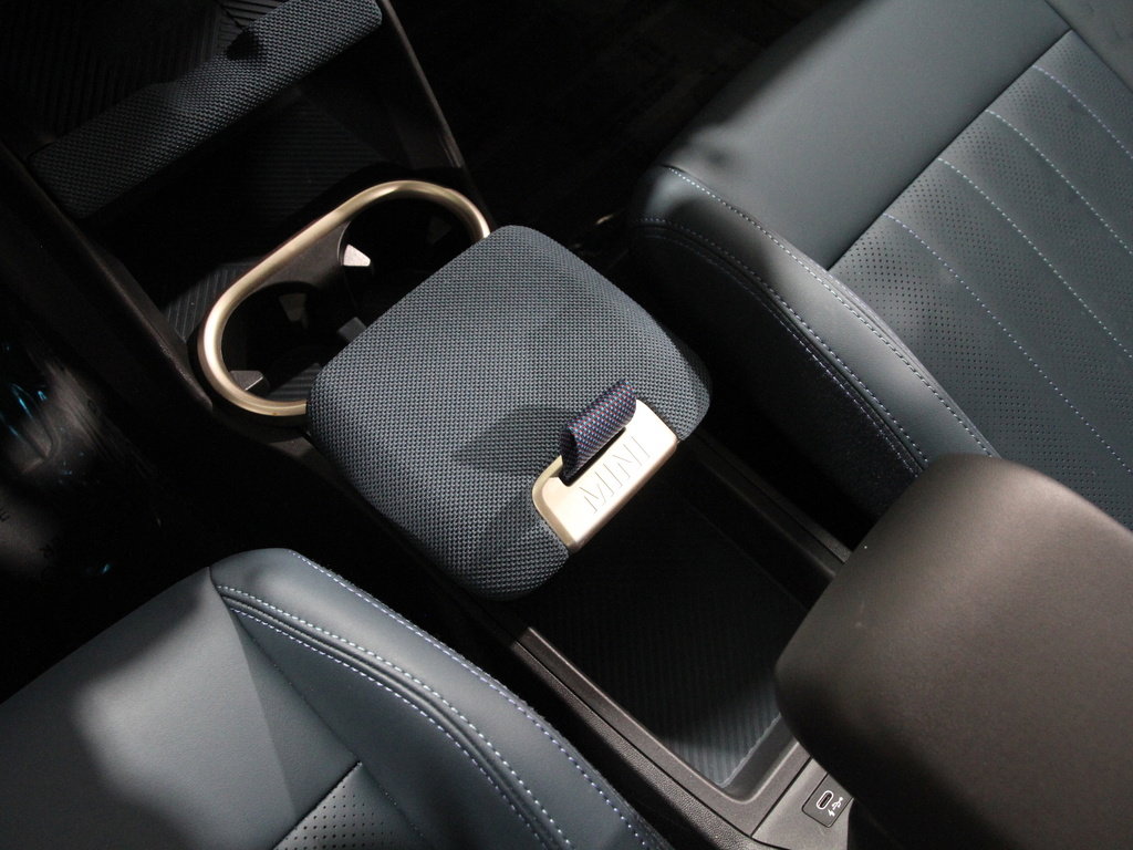 Certified 2025 MINI Cooper Countryman S w/ Comfort Package Max image 14